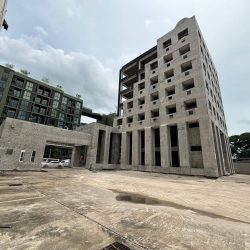 7-Story Commercial Building & Warehouse on 1.5 Rai for Sale/Rent in Srinakarin