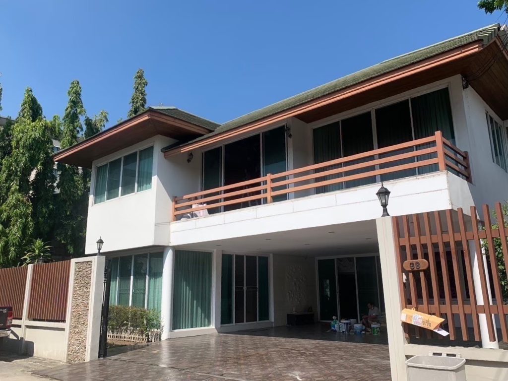ขายบ้านเดี่ยว พระราม 9 ซอย 49 แยก 10 | 131 ตร.ว. 5นอน 5น้ำ | ราคา 30 ล้านบาท