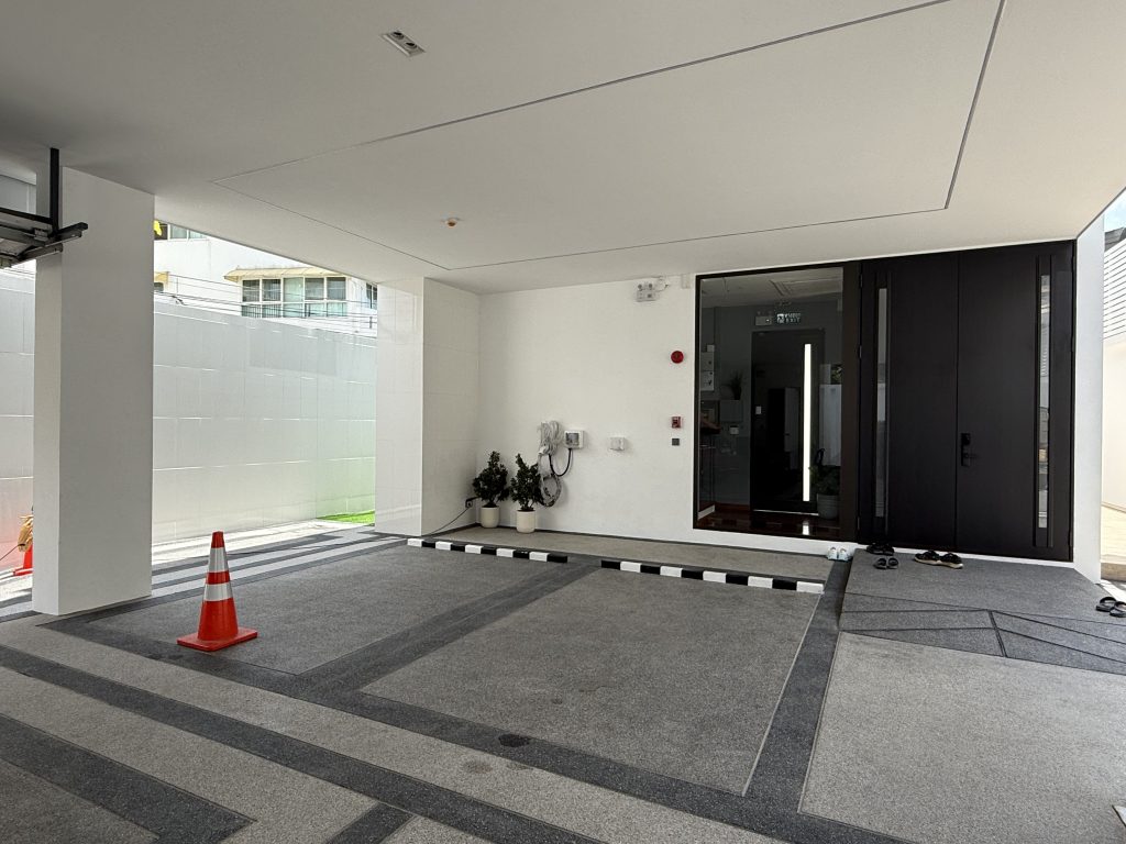 บ้านเดี่ยวหรู อารีย์ พหลโยธิน 11 ระดับ Super Luxury มีลิฟต์ส่วนตัว
