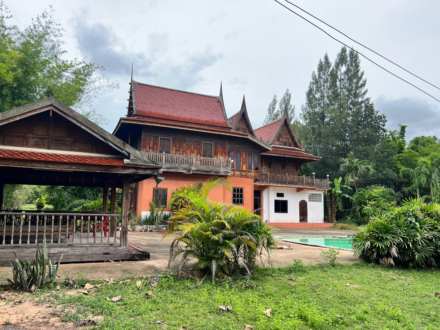 ขายที่ดินสีคิ้ว 89 ไร่ ไร่ทรงศิริ โคราช พร้อมบ้านทรงไทย เหมาะทำรีสอร์ท