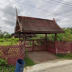 ขายที่ดินพร้อมบ้านทรงไทย ลำลูกกา ซอย 71 เนื้อที่ 5 ไร่ 94 ตร.ว. ทำเลดี ใกล้ทางด่วน